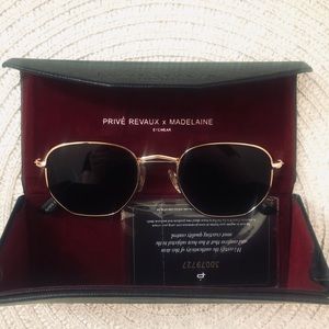 Sun glasses 🔴 SOLD 🔴